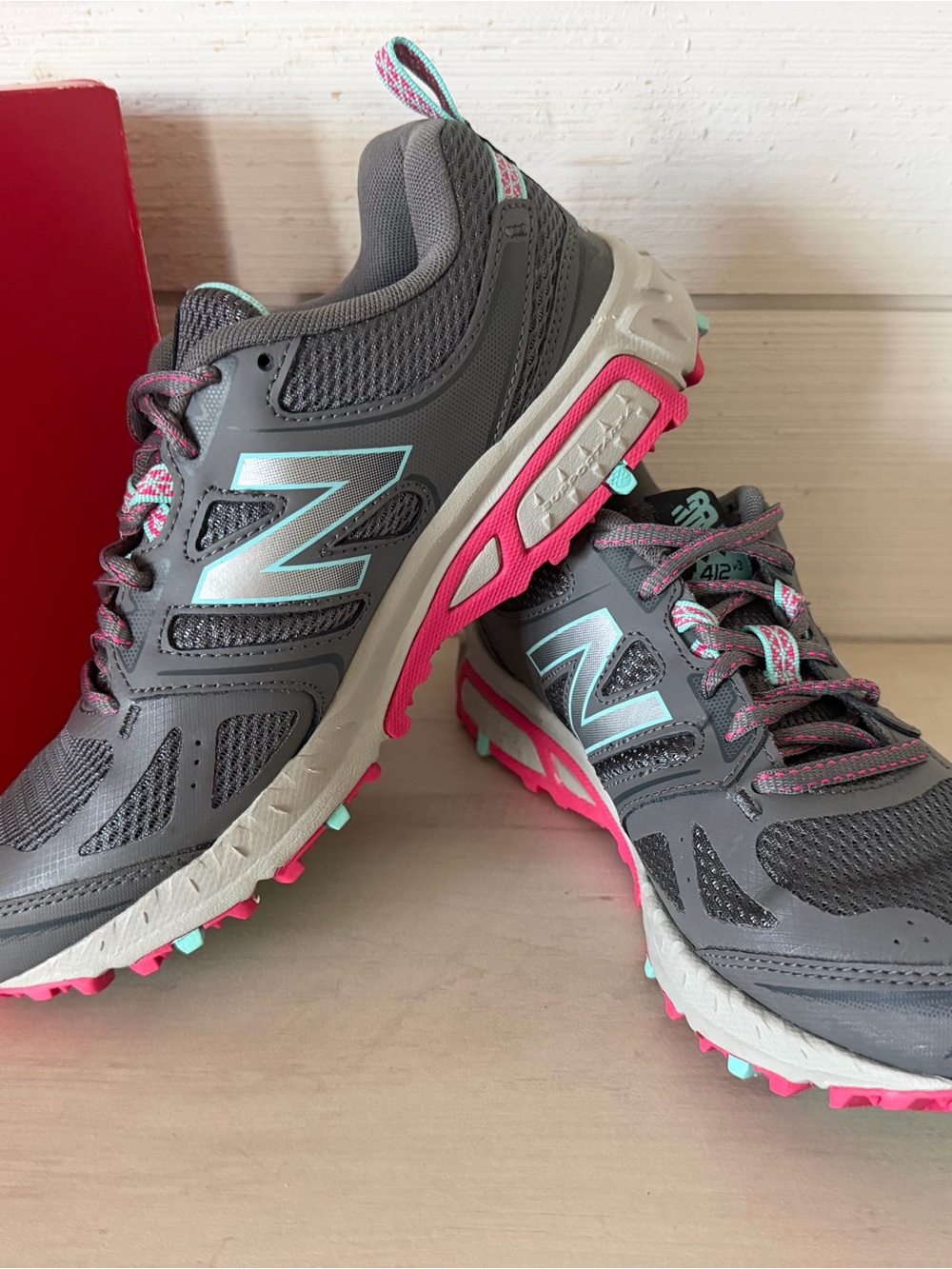 New Balance 412v3 Women Trail Running Shoes Gray/Pink/Teal US 8 NEW